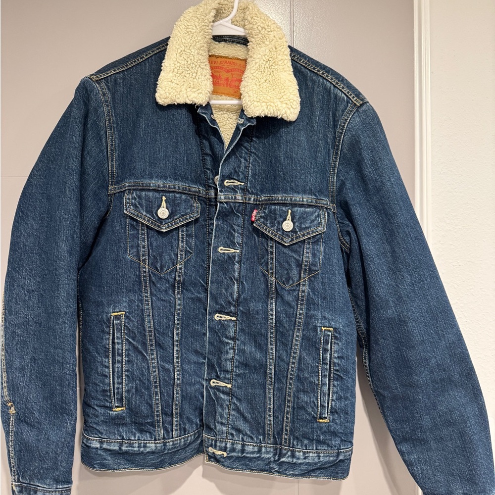 Levi's Men's Denim Jacket with Cream Shearling Collar